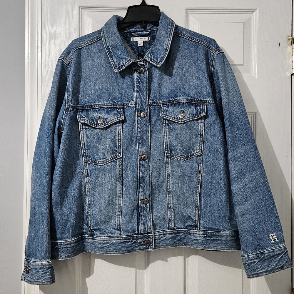 NWT: Women's Tommy Hilfiger Classic Denim Jacket - XXL